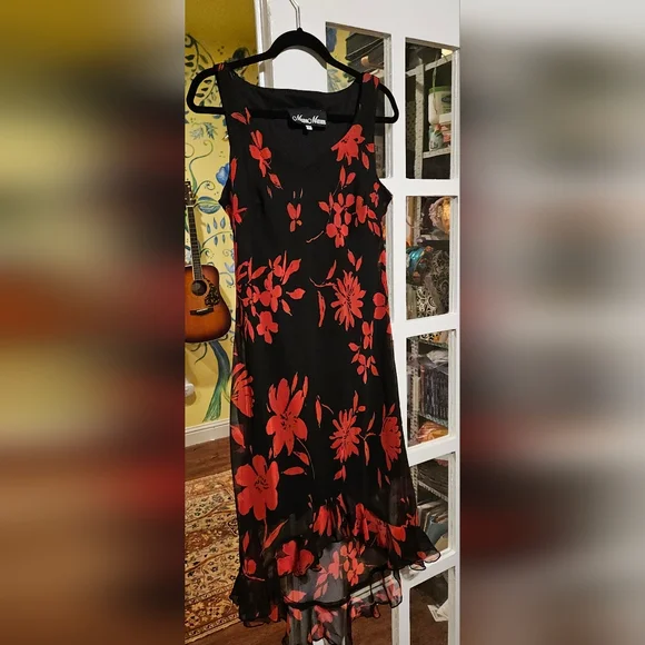Meghan Matthews Black And Red Floral Dress - Picture 1 of 3